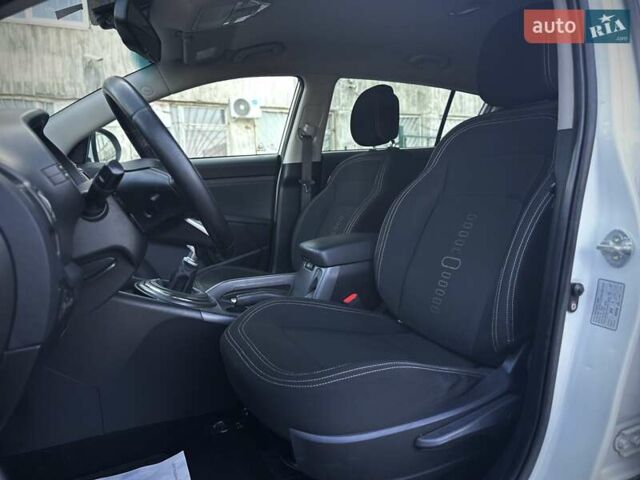 Кіа Sportage 2011 у Сумах на Automoto.ua Білий Кіа Sportage, об'ємом двигуна 1.7 л та пробігом 228 тис. км за 13700 $, фото 85 на Automoto.ua