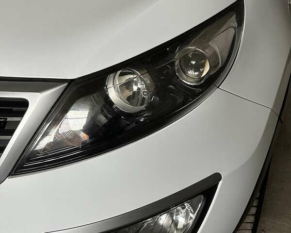 Белый Киа Sportage, объемом двигателя 2 л и пробегом 115 тыс. км за 12999 $, фото 35 на Automoto.ua