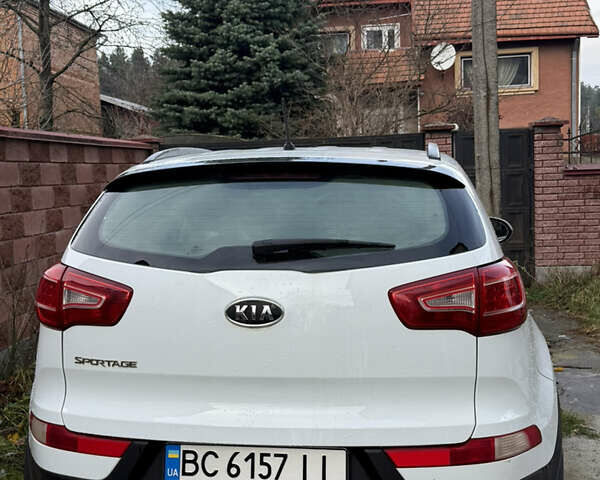Белый Киа Sportage, объемом двигателя 2 л и пробегом 167 тыс. км за 12500 $, фото 4 на Automoto.ua