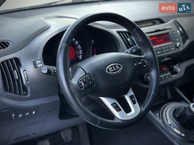Кіа Sportage 2011 у Сумах на Automoto.ua Білий Кіа Sportage, об'ємом двигуна 1.7 л та пробігом 228 тис. км за 13700 $, фото 99 на Automoto.ua