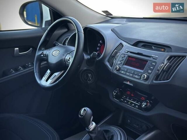 Кіа Sportage 2011 у Сумах на Automoto.ua Білий Кіа Sportage, об'ємом двигуна 1.7 л та пробігом 228 тис. км за 13700 $, фото 96 на Automoto.ua