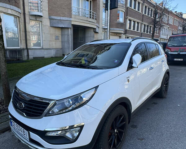 Білий Кіа Sportage, об'ємом двигуна 1.99 л та пробігом 165 тис. км за 14039 $, фото 8 на Automoto.ua