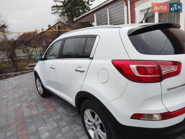Белый Киа Sportage, объемом двигателя 1.58 л и пробегом 224 тыс. км за 11300 $, фото 2 на Automoto.ua