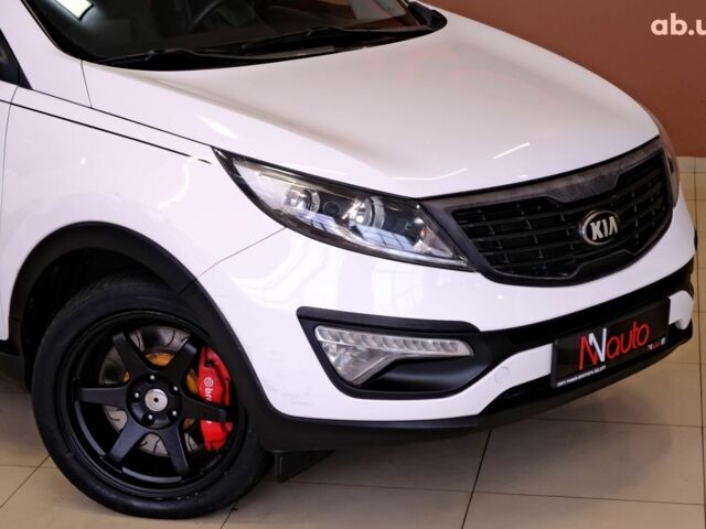 Белый Киа Sportage, объемом двигателя 2 л и пробегом 126 тыс. км за 12900 $, фото 2 на Automoto.ua