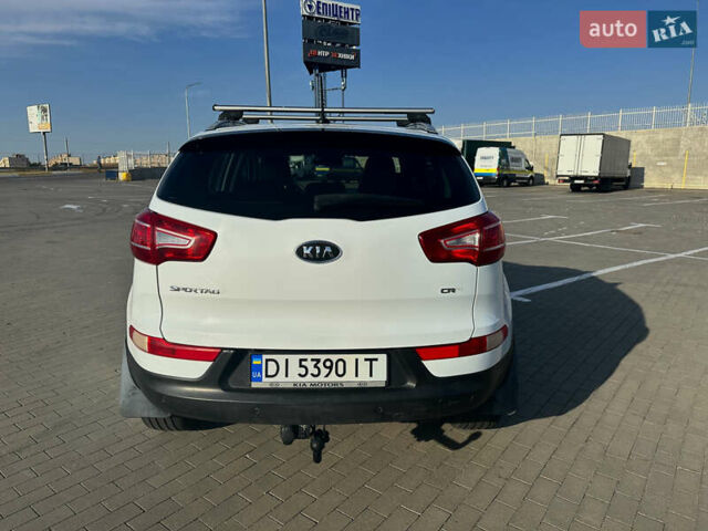 Білий Кіа Sportage, об'ємом двигуна 2 л та пробігом 258 тис. км за 13500 $, фото 4 на Automoto.ua