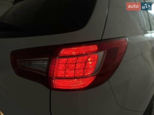 Белый Киа Sportage, объемом двигателя 2 л и пробегом 115 тыс. км за 12999 $, фото 33 на Automoto.ua