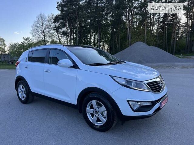 Білий Кіа Sportage, об'ємом двигуна 1.7 л та пробігом 148 тис. км за 13500 $, фото 12 на Automoto.ua