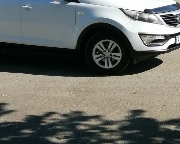 Білий Кіа Sportage, об'ємом двигуна 1.69 л та пробігом 142 тис. км за 11500 $, фото 10 на Automoto.ua