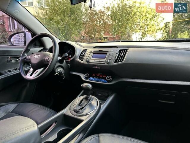 Білий Кіа Sportage, об'ємом двигуна 2 л та пробігом 165 тис. км за 13999 $, фото 11 на Automoto.ua