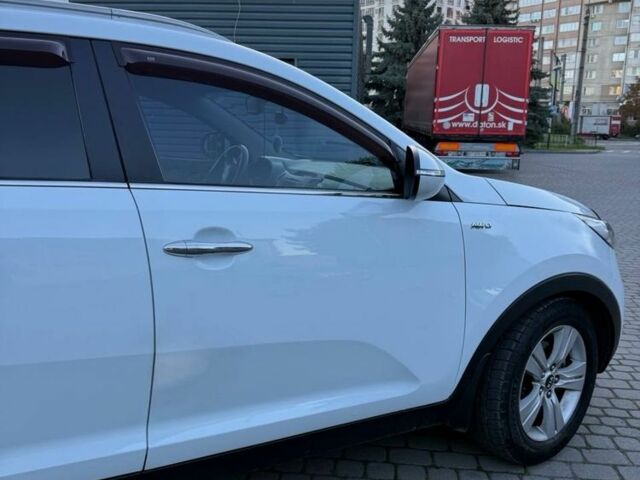 Белый Киа Sportage, объемом двигателя 2 л и пробегом 199 тыс. км за 11000 $, фото 5 на Automoto.ua