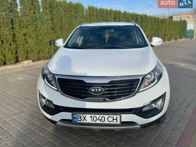 Білий Кіа Sportage, об'ємом двигуна 2 л та пробігом 215 тис. км за 13800 $, фото 1 на Automoto.ua
