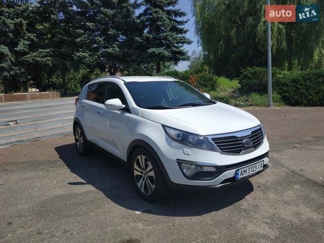 Білий Кіа Sportage, об'ємом двигуна 2 л та пробігом 183 тис. км за 12900 $, фото 2 на Automoto.ua