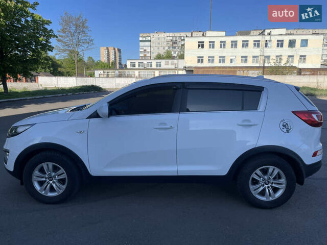 Кіа Sportage 2011 у Белой Церкве на Automoto.ua Білий Кіа Sportage, об'ємом двигуна 2 л та пробігом 167 тис. км за 13200 $, фото 12 на Automoto.ua