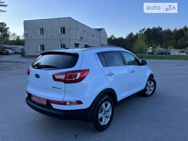 Білий Кіа Sportage, об'ємом двигуна 1.7 л та пробігом 148 тис. км за 13500 $, фото 9 на Automoto.ua