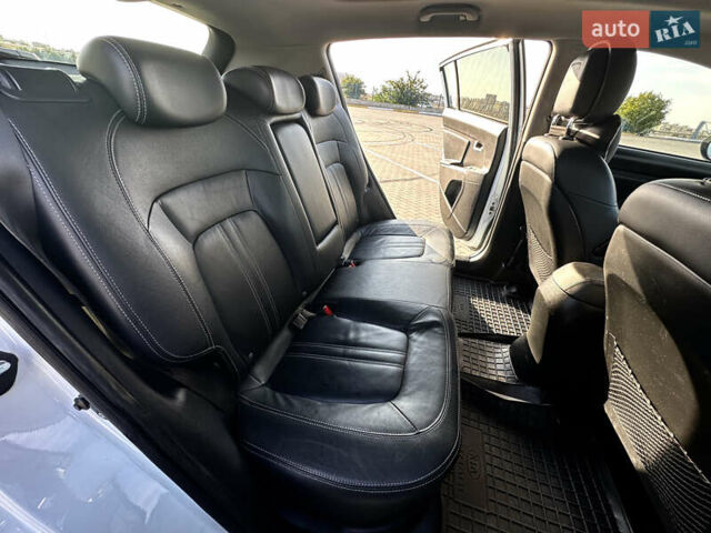 Білий Кіа Sportage, об'ємом двигуна 2 л та пробігом 258 тис. км за 13500 $, фото 19 на Automoto.ua