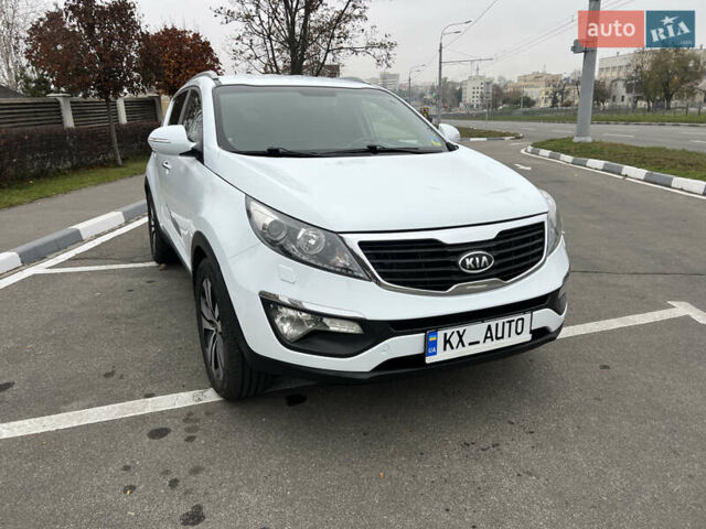 Белый Киа Sportage, объемом двигателя 2 л и пробегом 135 тыс. км за 12999 $, фото 2 на Automoto.ua