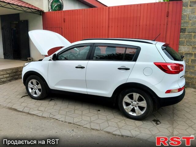 Белый Киа Sportage, объемом двигателя 2 л и пробегом 156 тыс. км за 12500 $, фото 3 на Automoto.ua