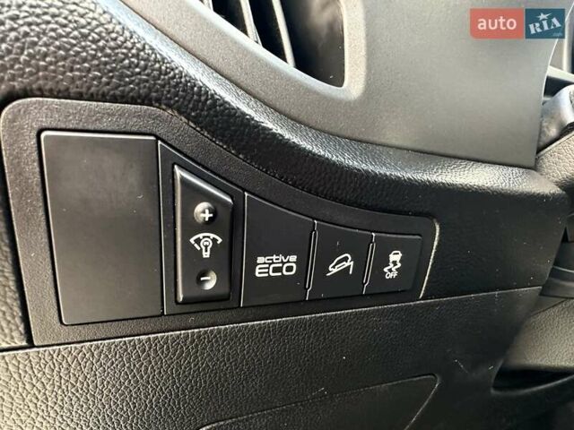 Білий Кіа Sportage, об'ємом двигуна 2 л та пробігом 165 тис. км за 13999 $, фото 20 на Automoto.ua