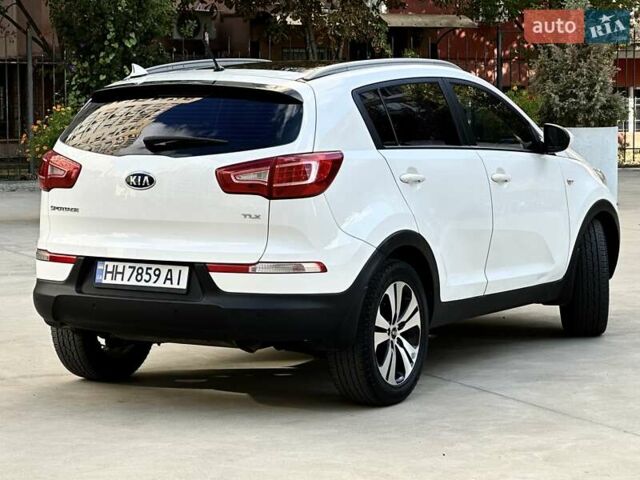 Білий Кіа Sportage, об'ємом двигуна 2 л та пробігом 165 тис. км за 13999 $, фото 4 на Automoto.ua