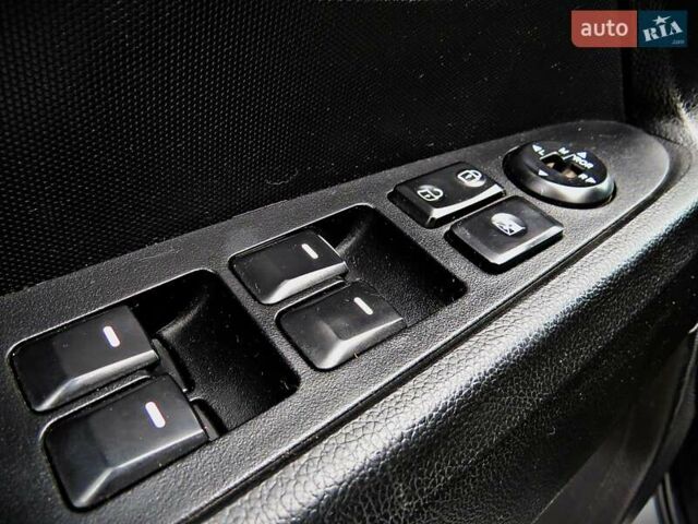 Белый Киа Sportage, объемом двигателя 1.7 л и пробегом 173 тыс. км за 11700 $, фото 6 на Automoto.ua