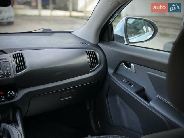 Кіа Sportage 2011 у Сумах на Automoto.ua Білий Кіа Sportage, об'ємом двигуна 1.7 л та пробігом 228 тис. км за 13700 $, фото 97 на Automoto.ua