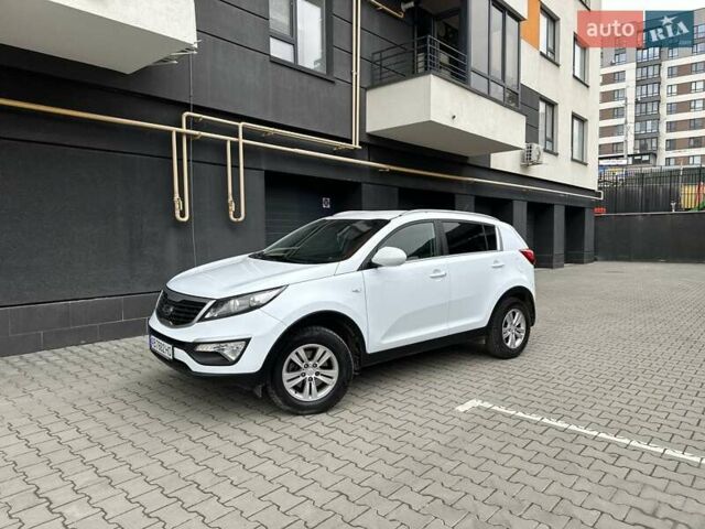 Белый Киа Sportage, объемом двигателя 2 л и пробегом 115 тыс. км за 12999 $, фото 1 на Automoto.ua