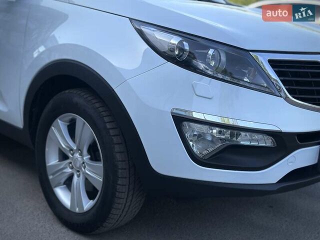 Кіа Sportage 2011 у Сумах на Automoto.ua Білий Кіа Sportage, об'ємом двигуна 1.7 л та пробігом 228 тис. км за 13700 $, фото 46 на Automoto.ua