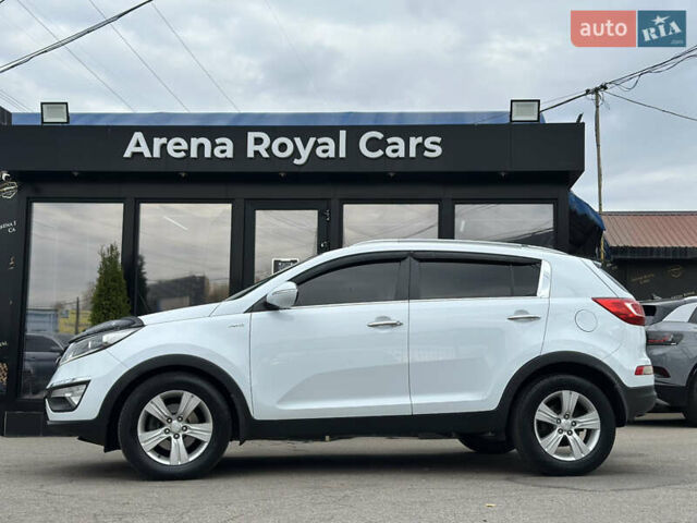Белый Киа Sportage, объемом двигателя 2 л и пробегом 225 тыс. км за 12400 $, фото 4 на Automoto.ua