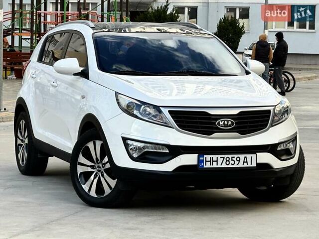 Білий Кіа Sportage, об'ємом двигуна 2 л та пробігом 165 тис. км за 13999 $, фото 3 на Automoto.ua