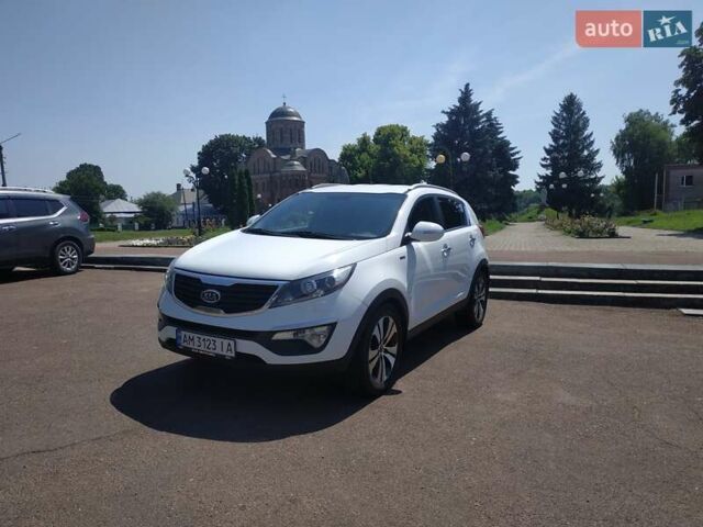 Білий Кіа Sportage, об'ємом двигуна 2 л та пробігом 183 тис. км за 12900 $, фото 1 на Automoto.ua