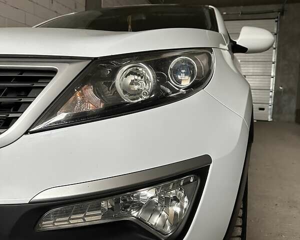 Белый Киа Sportage, объемом двигателя 2 л и пробегом 115 тыс. км за 12999 $, фото 38 на Automoto.ua
