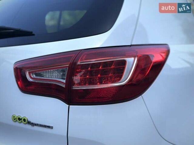 Кіа Sportage 2011 у Сумах на Automoto.ua Білий Кіа Sportage, об'ємом двигуна 1.7 л та пробігом 228 тис. км за 13700 $, фото 51 на Automoto.ua