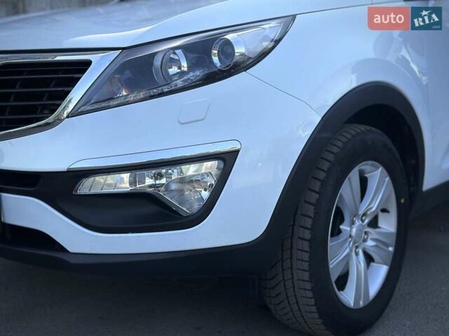 Кіа Sportage 2011 у Сумах на Automoto.ua Білий Кіа Sportage, об'ємом двигуна 1.7 л та пробігом 228 тис. км за 13700 $, фото 48 на Automoto.ua