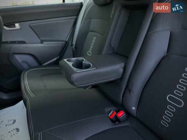 Кіа Sportage 2011 у Сумах на Automoto.ua Білий Кіа Sportage, об'ємом двигуна 1.7 л та пробігом 228 тис. км за 13700 $, фото 90 на Automoto.ua