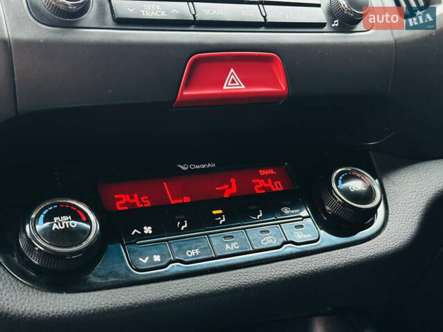 Белый Киа Sportage, объемом двигателя 2 л и пробегом 225 тыс. км за 12400 $, фото 33 на Automoto.ua