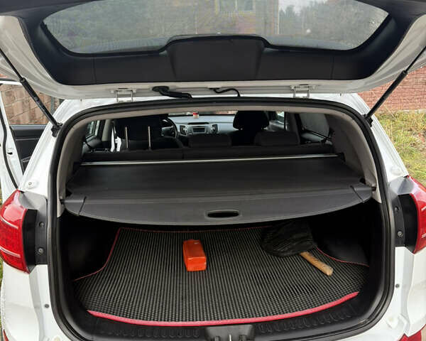 Белый Киа Sportage, объемом двигателя 2 л и пробегом 167 тыс. км за 12500 $, фото 12 на Automoto.ua