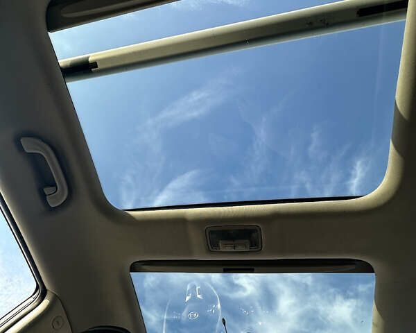 Білий Кіа Sportage, об'ємом двигуна 2 л та пробігом 258 тис. км за 13500 $, фото 21 на Automoto.ua