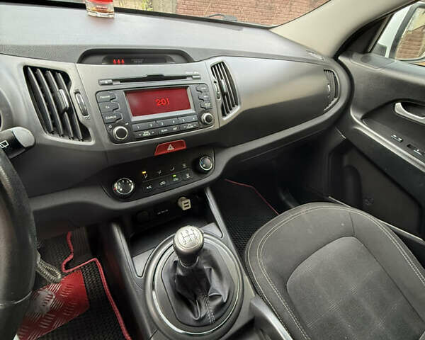 Белый Киа Sportage, объемом двигателя 2 л и пробегом 167 тыс. км за 12500 $, фото 18 на Automoto.ua