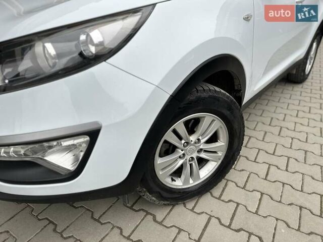 Белый Киа Sportage, объемом двигателя 2 л и пробегом 115 тыс. км за 12999 $, фото 25 на Automoto.ua