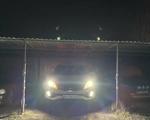 Білий Кіа Sportage, об'ємом двигуна 2.4 л та пробігом 265 тис. км за 10599 $, фото 44 на Automoto.ua