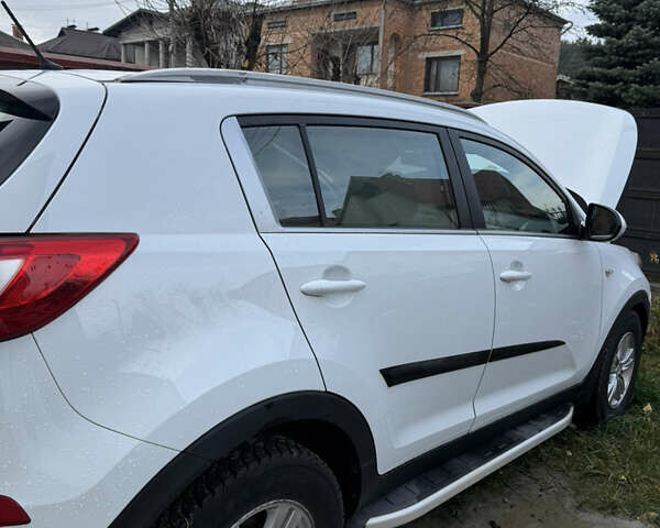 Белый Киа Sportage, объемом двигателя 2 л и пробегом 167 тыс. км за 12500 $, фото 13 на Automoto.ua
