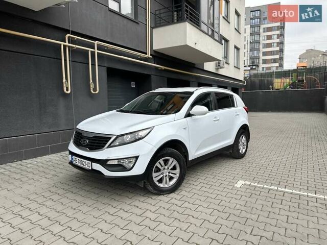 Белый Киа Sportage, объемом двигателя 2 л и пробегом 115 тыс. км за 12999 $, фото 2 на Automoto.ua