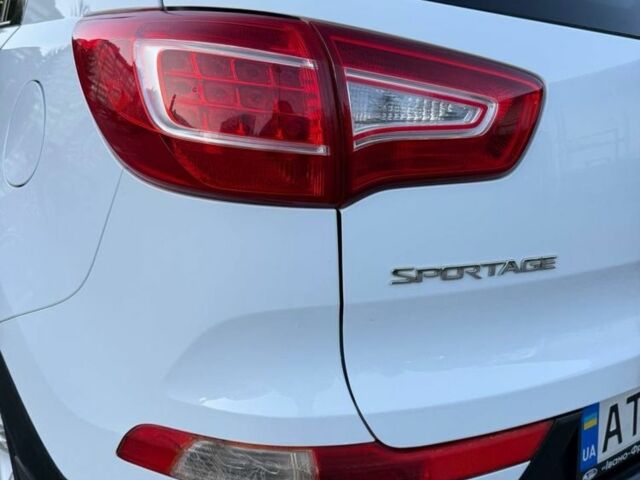 Белый Киа Sportage, объемом двигателя 2 л и пробегом 199 тыс. км за 11000 $, фото 11 на Automoto.ua