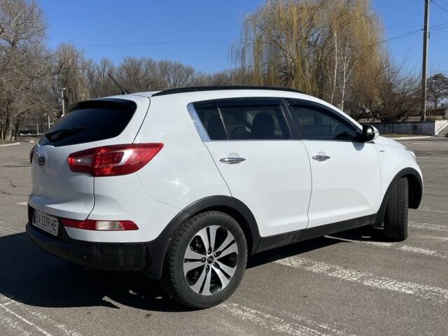 Белый Киа Sportage, объемом двигателя 2 л и пробегом 160 тыс. км за 12000 $, фото 2 на Automoto.ua