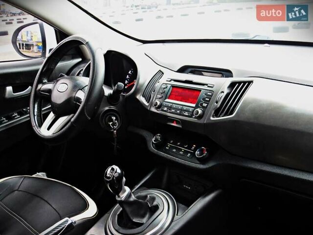 Белый Киа Sportage, объемом двигателя 1.7 л и пробегом 173 тыс. км за 11700 $, фото 12 на Automoto.ua