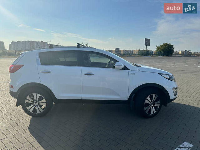 Білий Кіа Sportage, об'ємом двигуна 2 л та пробігом 258 тис. км за 13500 $, фото 2 на Automoto.ua