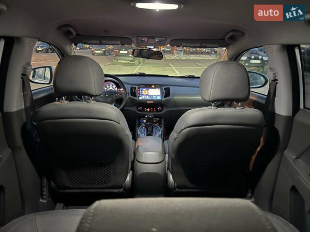 Білий Кіа Sportage, об'ємом двигуна 2.4 л та пробігом 265 тис. км за 10599 $, фото 17 на Automoto.ua