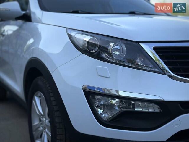 Кіа Sportage 2011 у Сумах на Automoto.ua Білий Кіа Sportage, об'ємом двигуна 1.7 л та пробігом 228 тис. км за 13700 $, фото 47 на Automoto.ua