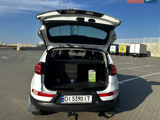 Білий Кіа Sportage, об'ємом двигуна 2 л та пробігом 258 тис. км за 13500 $, фото 5 на Automoto.ua
