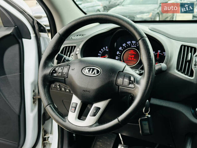Белый Киа Sportage, объемом двигателя 2 л и пробегом 225 тыс. км за 12400 $, фото 21 на Automoto.ua